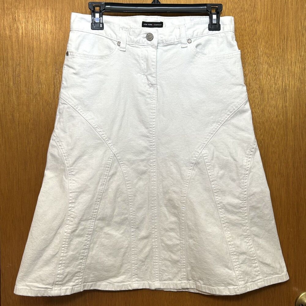 New York & Company Women White Knee Length Casual Skirt Size 4